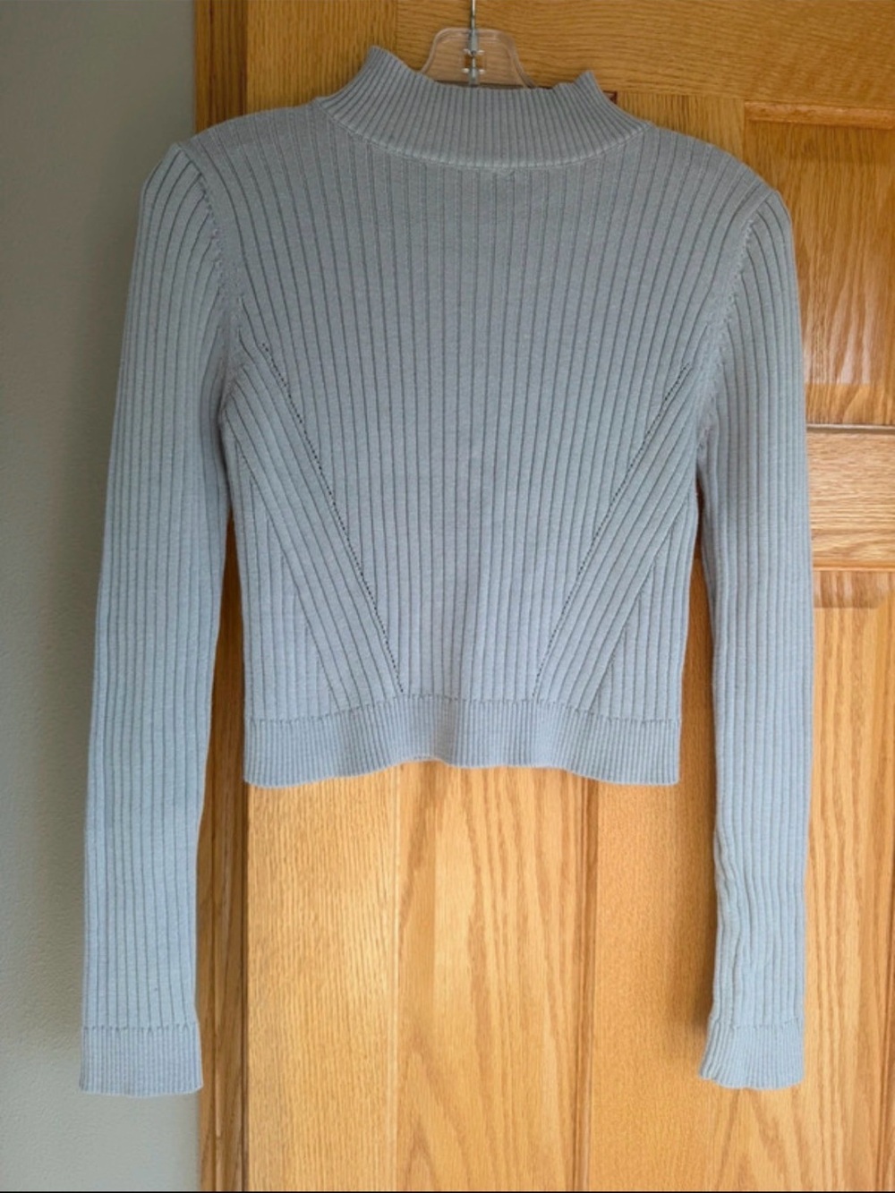 She & Sky Gray Ribbed Knit Cropped Mock Neck Sweater Long Sleeve Size Medium